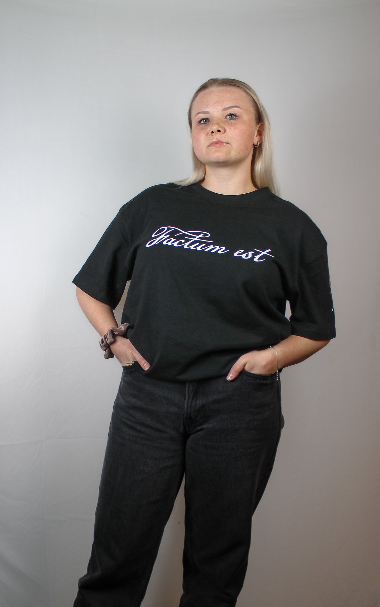 FACTUM EST │ TEE BLACK