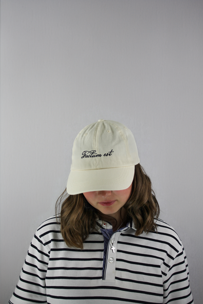 FACTUM EST    │    DAD HAT