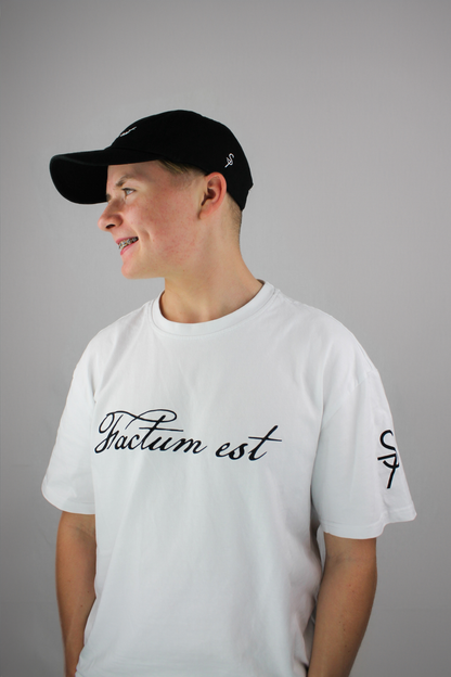 FACTUM EST    │    DAD HAT